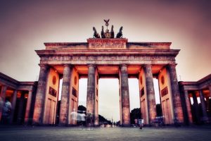 Photo of the Brandenburg Gate at sunrise.